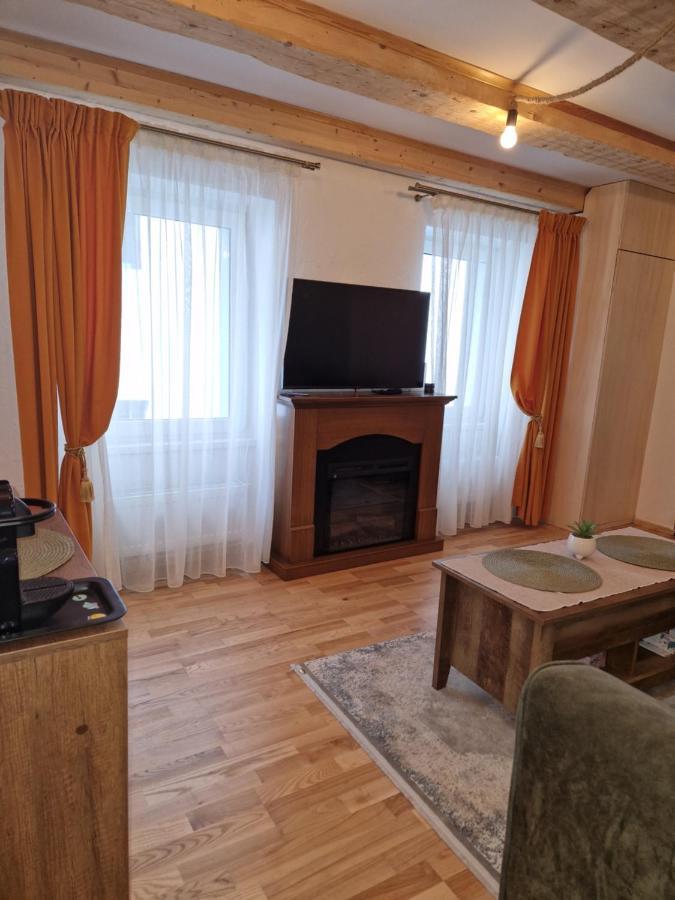شقة Evelyn'S Place براشوف المظهر الخارجي الصورة